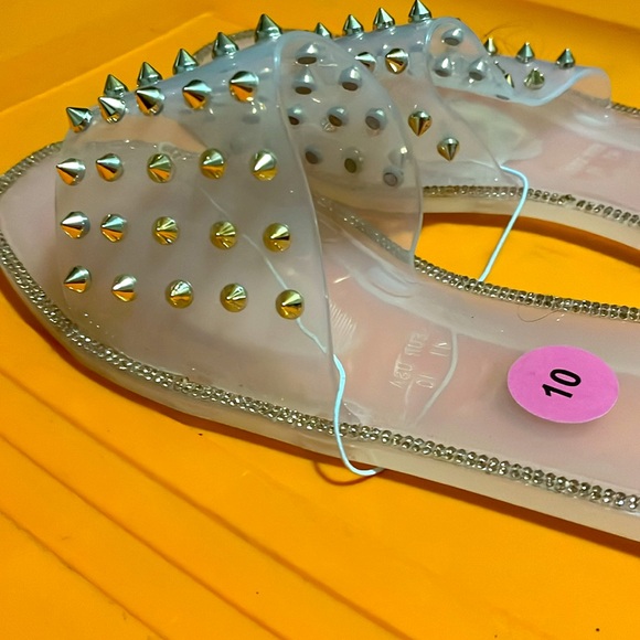 Bebe Slides - Picture 2 of 3